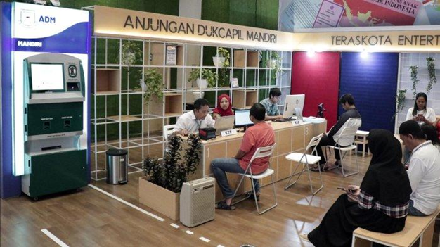 Tangerang Selatan Jadi Pionir Nasional Layanan Adminduk Modern dengan Anjungan Dukcapil Mandiri ROBICO